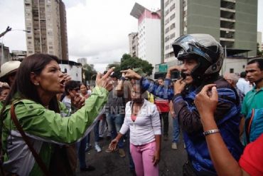 ¡ÚLTIMA HORA! Colectivos agreden a opositores a las afueras del TSJ este #12Jun (+Fotos+Videos)