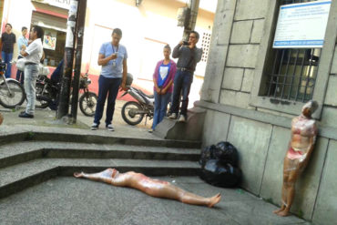 ¡IMPACTANTE! Estudiantes de la ULA se desnudaron para protestar por los muertos en protestas