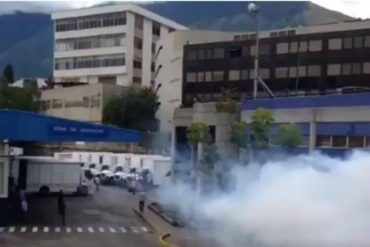 ¡ENTÉRATE! Con lacrimógenas GNB atacó sede de Polar en Los Ruices