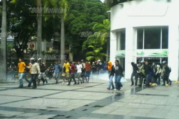 ¡URGENTE! Detenidos varios jóvenes en El Rosal tras manifestaciones (+Video)