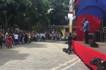 ¡SE QUEDARON SIN GENTE! La pírrica protesta chavista en contra de Ortega Díaz frente a la Fiscalía