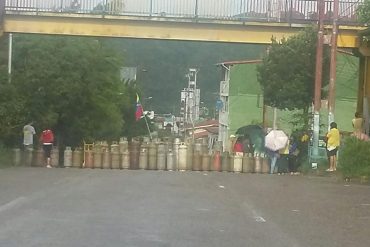 ¡PUEBLO CANSADO! Táchira amaneció con protestas por gas y “plantones”