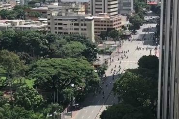 ¡QUÉ ABUSO! PNB lanzó bombas lacrimógenas hacia el Centro Plaza: reportaron varios afectados
