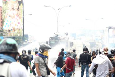 ¡SEPAN! Reportan 13 heridos tras brutal represión a la movilización opositora de este #19Jun