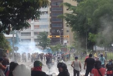 ¡LO ÚLTIMO! Reprimen trancazos en sectores de Maracay este #26Jun (+Videos)