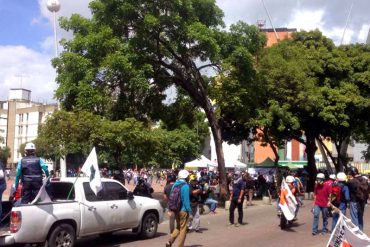 ¡SIN PIEDAD! Con lacrimógenas PNB atacó puesto de Salud Baruta en Las Mercedes este #19Jun