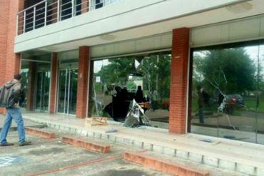 ¡DESATADOS! Denuncian que presuntos colectivos atacaron la Universidad Santiago Mariño en Monagas