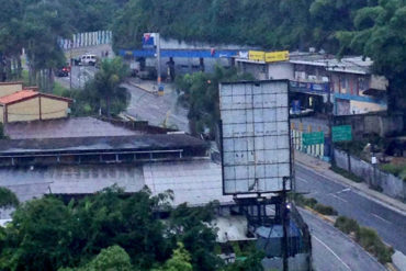 ¡PROTESTA MAÑANERA! El Hatillo amaneció completamente trancado este miércoles #28Jun: Vecinos se adelantaron al trancazo