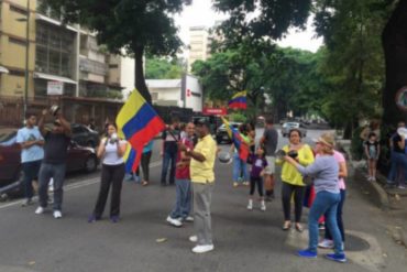 ¡LO ÚLTIMO! Reprimieron a vecinos que se sumaron al trancazo en El Paraíso