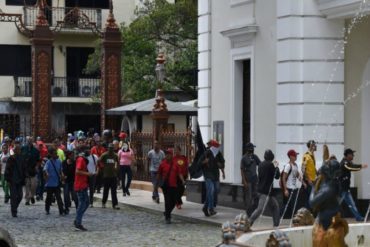 ¡NO SE LOS PIERDA! 6 videos que resumen el salvaje ataque de colectivos contra la Asamblea Nacional y diputados