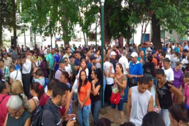 ¡MAR DE GENTE! El pueblo de Catia se desbordó para votar en el #Plebiscito16J (+Fotos +Videos)