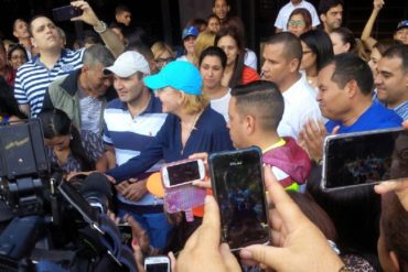 ¡RESTEADA! Fiscal Ortega Díaz se acercó a saludar a los venezolanos en punto soberano de Parque Carabobo (+Video)