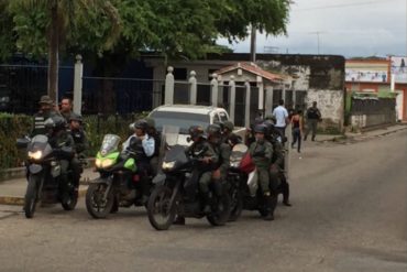 ¡QUÉ ABUSO! GNB impide entrada a opositores a la misa en honor a los caídos en Catedral de San Carlos