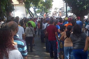 ¡AY, NICO! El gentío que participa en la consulta popular en el Parque del Oeste