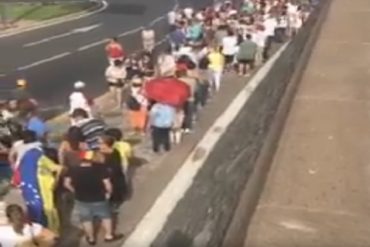 ¡FULL DE GENTE! Así se encuentra un punto soberano en España a la hora del cierre (+Video)