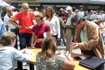 ¡TE LO MOSTRAMOS! Hicieron un simulacro de consulta popular en Chacaíto #11Jul (+Fotos + Video)