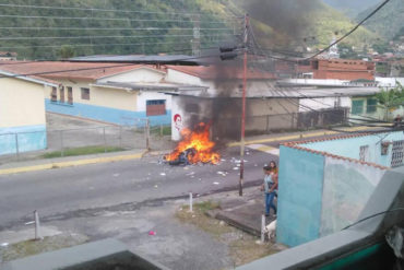 ¡SIN MIEDO! Vecinos queman máquinas y material electoral en Bailadores y Zea, estado Mérida (+Fotos)