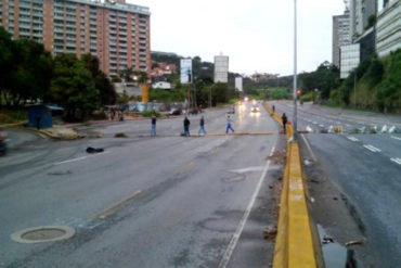 ¡PROTESTA ACTIVA! Cerrada la autopista Prados del Este a la altura de Santa Fe #20Jul