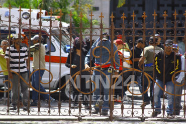 ¡ÚLTIMA HORA! Colectivos atacan con explosivos la AN y se declaran en «Plantón»: «Nadie sale ni entra» (+Fotos +Video)