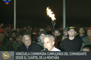 ¡GANANDO PUNTOS! Cabello madrugó en el Cuartel de la Montaña para celebrar el «cumple» del «Comandante»