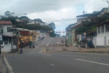 ¡SALVAJISMO PURO! Colectivos atacaron a manifestantes y hasta una ambulancia que atendía a heridos en El Hatillo #20Jul