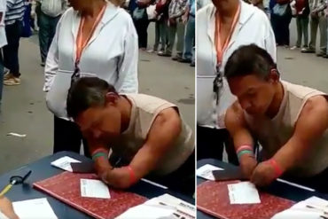 ¡GRANDE! Hombre con discapacidad en sus brazos asistió al plebiscito y firmó contra la Constituyente (+Video)