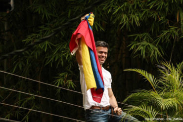 ¡FIRME! El mensaje de Leopoldo López a Venezuela tras recibir casa por cárcel: «Seguimos en la calle»