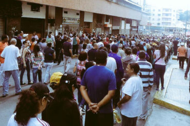 ¡GENTÍO! Vecinos de La Candelaria madrugaron para participar en la Consulta Popular de este #16Ju