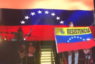 ¡CONMOVEDOR! Así fue como Silvestre Dangond honró a la resistencia opositora en concierto en Florida (+Video)