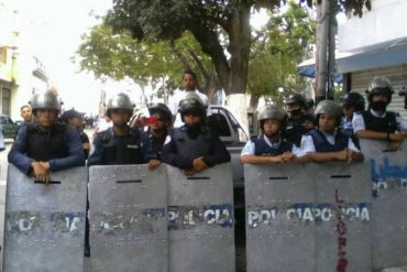 ¡QUÉ ABUSO! Piquete de Policarabobo impide marcha «de los Libertadores» en Valencia