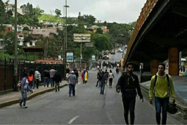 ¡ÚLTIMA HORA! GNB reprimió a manifestantes que empezaban a hacer trancazo en San Antonio de Los Altos