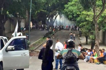 ¡QUÉ ABUSO! GNB reprime con lacrimógenas a manifestantes en La Castellana