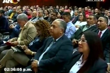 ¡MÍRALO! Como sardinas en lata: Así de apretados están los constituyentes en el salón protocolar de la AN