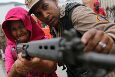 ¡SIGUE EL CIRCO! Los ejercicios militares Soberanía Bolivariana 2017 transcurrieron entre la lluvia y la risa (+Fotos)