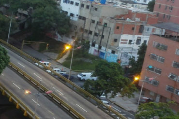 ¡ATENCIÓN! Cerrada la Av. Libertador a la altura de Cantv por tarima “roja”