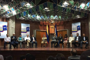¡NO LO VERÁS EN VTV! Oposición y chavismo crítico se reunieron en un encuentro en rescate de la Constitución: Asistió Luisa Ortega (Fotos+Video)