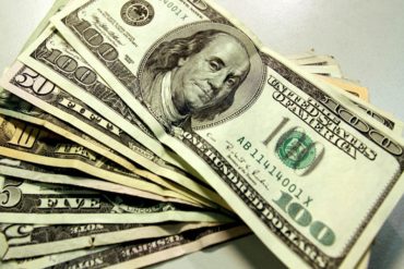 ¡SUSTO! El increíble monto al que pudiera llegar el dólar paralelo según economistas (no hemos visto nada)