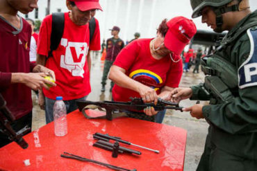 ¡VERGONZOSO! Así enseñaron a niños a manipular armas durante ejercicio militar (+Foto + ¿Aló, Lopna?)