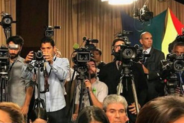 ¡LO ÚLTIMO! Expulsaron a equipo de Reuters y amenazaron a otros medios durante rueda de prensa de Maduro