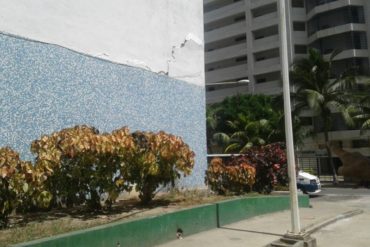 ¡ATENCIÓN! Sismo causó grietas en edificio de Misión Vivienda en Vargas