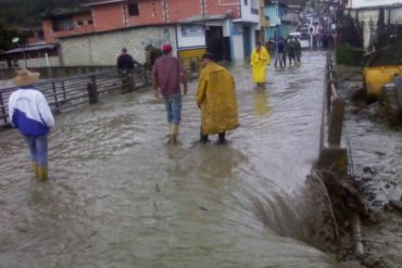 ¡ATENCIÓN! Fuertes lluvias causan estragos en Canagua, Mérida #7Ago (+Fotos +Video)