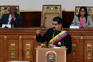 ¡Y HABLA DE DEMOCRACIA! Maduro amenaza: Por las buenas o por las malas los vamos a sentar en la mesa del diálogo