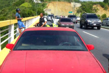 ¡ENTÉRESE! Hombre se lanzó desde el segundo viaducto de la Caracas-La Guaira