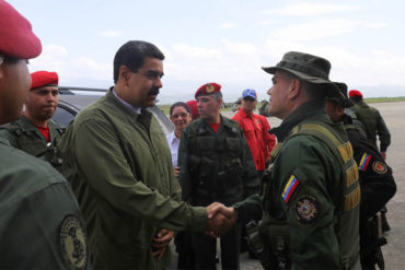 ¡ARRODILLADOS! La «gloriosa» FAN condecoró a Maduro