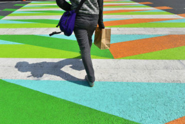 ¡ORGULLO PATRIO! Espectacular arte de Carlos Cruz-Diez decora importante calle en Los Ángeles (+Fotos)