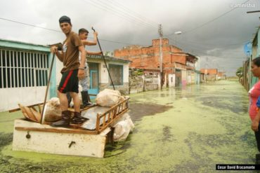 ¡GRAVE! Las contaminadas aguas del Lago de Valencia empiezan a desbordarse en Maracay (Fotos)