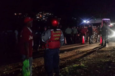 ¡FATAL! Reportan un muerto y 17 lesionados tras choque entre gandola y buseta en la autopista GMA