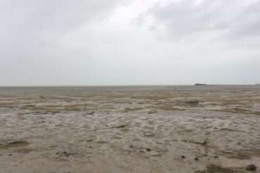 ¡INCREÍBLE! El devastador efecto del huracán Irma en Bahamas: La playa se quedó sin mar (+Videos)