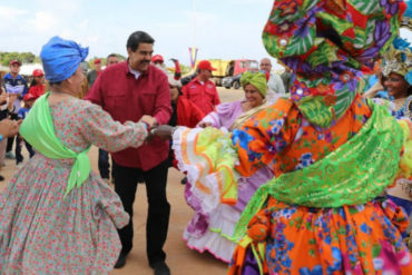¡FELIZ DE LA VIDA! Maduro bailó calipso con «Cilita» en Bolívar 48 horas antes de las regionales (Y con el dólar a 30.000 Bs)