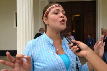 ¡SEPA! Lo que sufrió la diputada Elimar Díaz tras la agresión que recibió a las afueras del Parlamento (Su lesión puede ameritar operación)